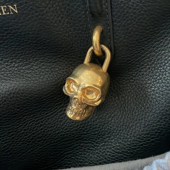 Alexander McQueen handbag - Picture 5 of 13